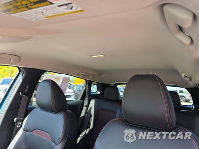 2025 Nissan Kicks SR - zdjęcie 8 z 18 - miniatura