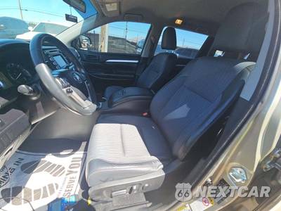 2015 Toyota Highlander LE Plus - zdjęcie 6 z 29 - miniatura