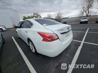 2013 Nissan Altima 2.5 SV Sedan - zdjęcie 2 z 26 - miniatura