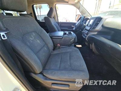 2019 Ram 1500 Tradesman Extended Cab Medium Bed - zdjęcie 18 z 37 - miniatura