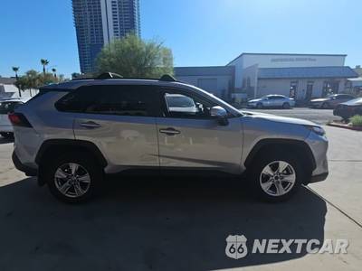2025 Toyota RAV4 XLE - zdjęcie 5 z 25 - miniatura
