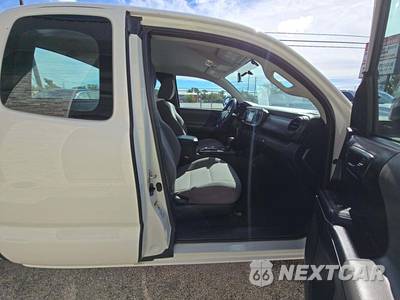 2017 Toyota Tacoma SR Extended Cab Long Bed w/Rear Doors - zdjęcie 18 z 27 - miniatura