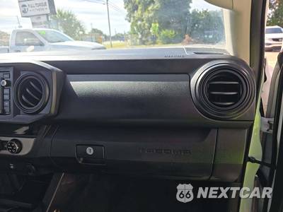 2017 Toyota Tacoma SR Extended Cab Long Bed w/Rear Doors - zdjęcie 19 z 27 - miniatura
