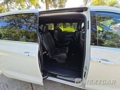 2025 Chrysler Pacifica Select 121.6" WB - zdjęcie 17 z 23 - miniatura
