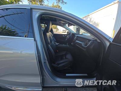2023 Volvo XC60 Recharge Plug-In Hybrid T8 Core Bright Theme - zdjęcie 18 z 22 - miniatura