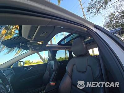 2023 Volvo XC60 Recharge Plug-In Hybrid T8 Core Bright Theme - zdjęcie 11 z 22 - miniatura