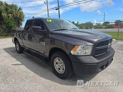 2019 Ram 1500 Classic Tradesman Extended Cab Medium Bed - zdjęcie 4 z 25 - miniatura