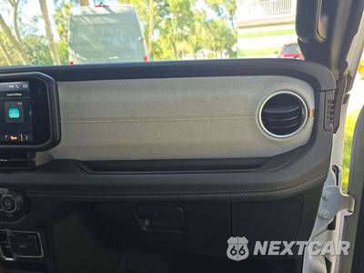 2025 Jeep Wrangler 4 Door Sahara - zdjęcie 19 z 20 - miniatura