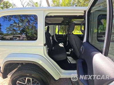 2025 Jeep Wrangler 4 Door Sahara - zdjęcie 16 z 20 - miniatura
