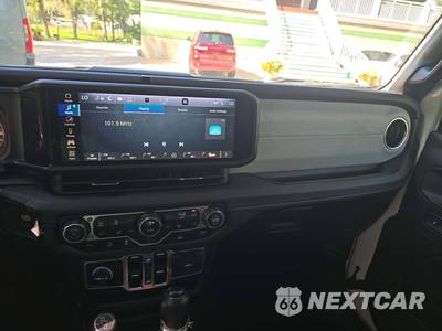 2025 Jeep Wrangler 4 Door Sahara - zdjęcie 10 z 20 - miniatura