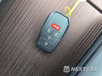 2022 Toyota Sienna LE 8-Passenger 120.5" WB - zdjęcie 8 z 23 - miniatura