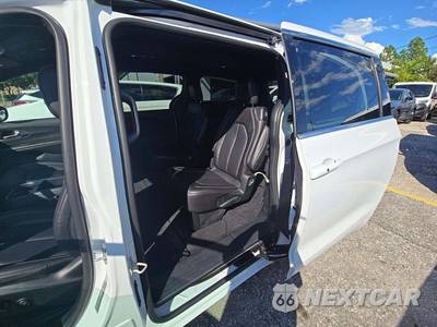 2026 Chrysler Pacifica Select 121.6" WB - zdjęcie 13 z 23 - miniatura