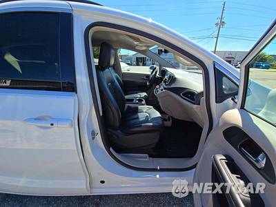 2022 Chrysler Pacifica Touring L 121.6" WB - zdjęcie 19 z 24 - miniatura