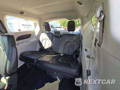 2024 Chrysler Pacifica Touring L 121.6" WB - zdjęcie 14 z 21 - miniatura