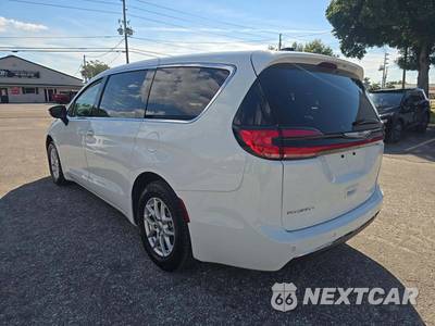 2024 Chrysler Pacifica Touring L 121.6" WB - zdjęcie 2 z 21 - miniatura