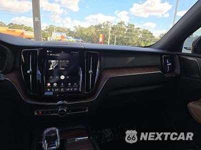 2025 Volvo XC60 B5 Ultra - zdjęcie 10 z 20 - miniatura