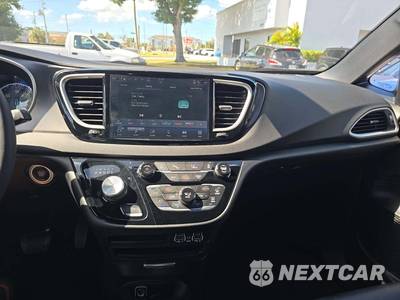 2025 Chrysler Pacifica Select 121.6" WB - zdjęcie 10 z 21 - miniatura