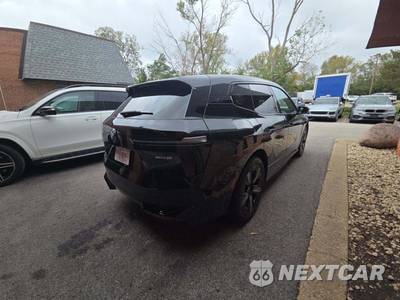 2024 BMW iX Sports Activity Vehicle xDrive50 - zdjęcie 3 z 21 - miniatura