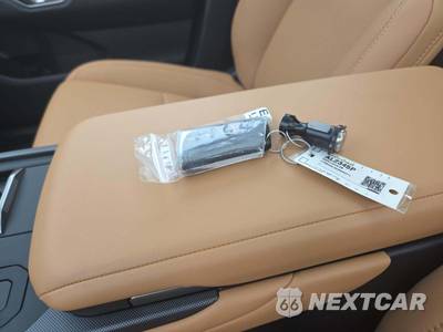 2026 Lexus ES 500e Premium - zdjęcie 8 z 20 - miniatura
