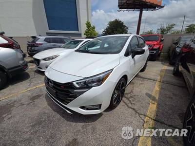 2024 Nissan Versa SR - zdjęcie 1 z 22 - miniatura