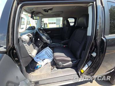 2014 Toyota FJ Cruiser w/Rear Doors - zdjęcie 6 z 24 - miniatura