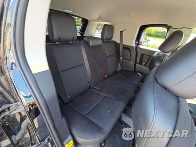 2014 Toyota FJ Cruiser w/Rear Doors - zdjęcie 16 z 24 - miniatura