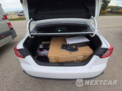 2025 Toyota Camry SE - zdjęcie 14 z 23 - miniatura