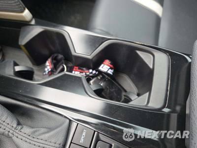 2025 Toyota Camry SE - zdjęcie 8 z 23 - miniatura