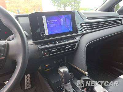 2025 Toyota Camry SE - zdjęcie 10 z 23 - miniatura