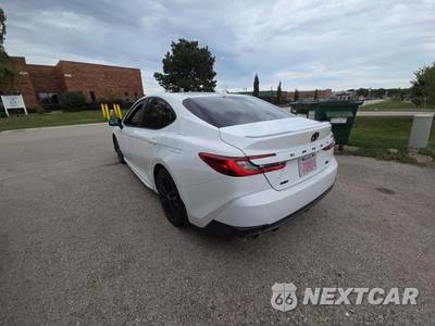 2025 Toyota Camry SE - zdjęcie 2 z 23 - miniatura