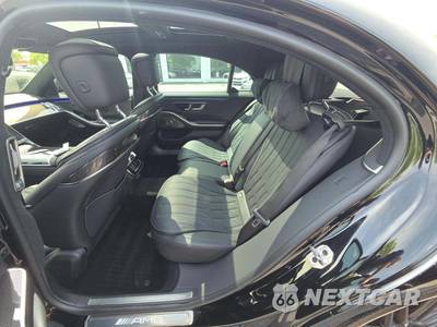 2025 Mercedes-Benz AMG S 63 E - zdjęcie 13 z 20 - miniatura