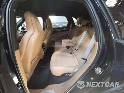 2022 Porsche Cayenne Platinum Edition - zdjęcie 13 z 21 - miniatura