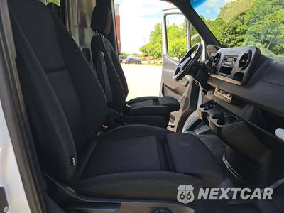 2019 Mercedes-Benz Sprinter 2500 Cargo Van Standard Roof 144.0" WB - zdjęcie 14 z 24 - miniatura