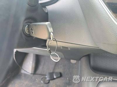 2026 Toyota Corolla LE Sedan - zdjęcie 5 z 25 - miniatura