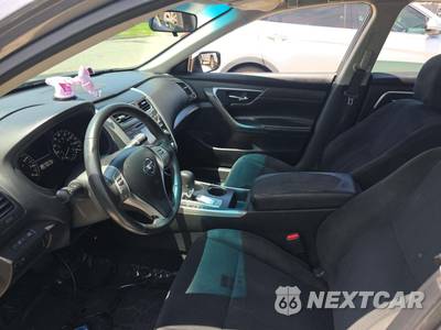 2015 Nissan Altima 2.5 SV - zdjęcie 6 z 23 - miniatura