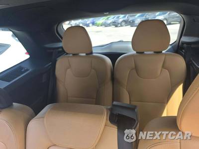 2017 Volvo XC90 T6 Momentum 7-Passenger - zdjęcie 14 z 28 - miniatura