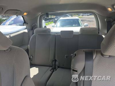 2014 Toyota Sienna LE 8-Passenger 119.3" WB - zdjęcie 14 z 27 - miniatura