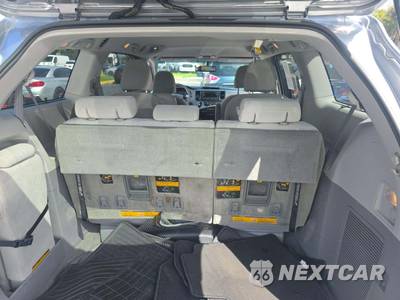 2014 Toyota Sienna LE 8-Passenger 119.3" WB - zdjęcie 15 z 27 - miniatura