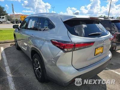 2020 Toyota Highlander XLE - zdjęcie 2 z 23 - miniatura