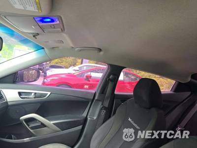 2012 Hyundai Veloster w/Black Interior - zdjęcie 11 z 23 - miniatura
