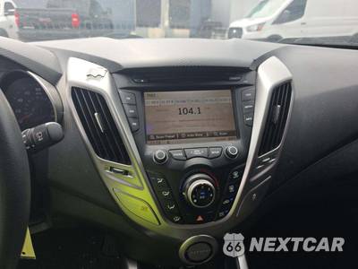 2012 Hyundai Veloster w/Black Interior - zdjęcie 10 z 23 - miniatura