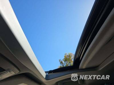 2015 Toyota Sienna XLE 8-Passenger 119.3" WB - zdjęcie 11 z 27 - miniatura