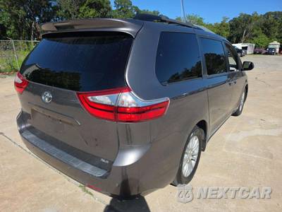 2015 Toyota Sienna XLE 8-Passenger 119.3" WB - zdjęcie 3 z 27 - miniatura