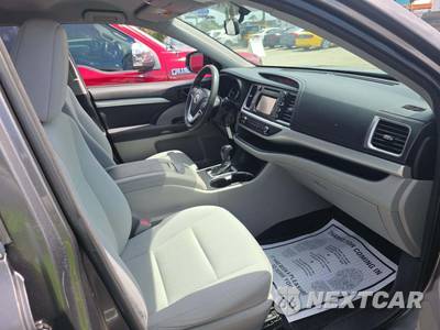 2014 Toyota Highlander LE - zdjęcie 19 z 27 - miniatura