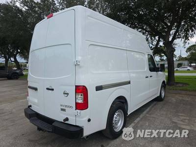 2014 Nissan NV3500 HD Cargo S High Roof 146.1" WB - zdjęcie 3 z 21 - miniatura