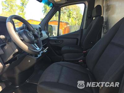 2019 Mercedes-Benz Sprinter 2500 Cargo Van Standard Roof 144.0" WB - zdjęcie 6 z 19 - miniatura
