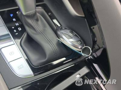 2025 Hyundai Elantra SEL Convenience - zdjęcie 8 z 21 - miniatura