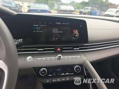 2025 Hyundai Elantra SEL Convenience - zdjęcie 10 z 21 - miniatura
