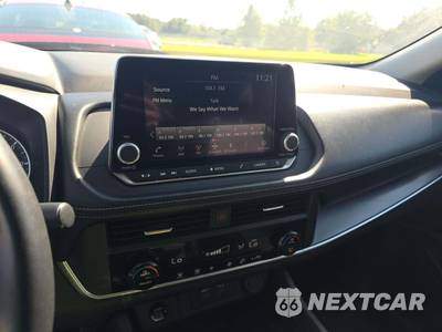 2025 Nissan Rogue SV - zdjęcie 10 z 22 - miniatura