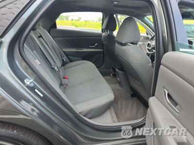 2025 Hyundai Elantra SEL Convenience - zdjęcie 16 z 25 - miniatura